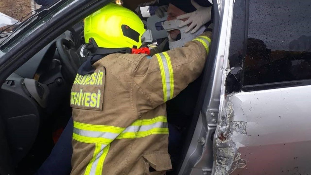 Bandırma - Bursa karayolu üzerinde trafik kazası: 1 yaralı