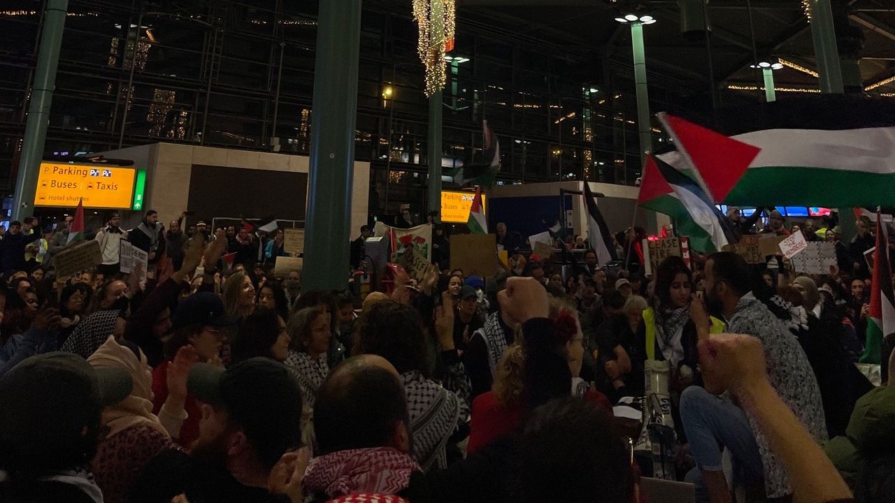 Schipol Havalimanı’nda "Gazze'de ateşkes" çağrısı