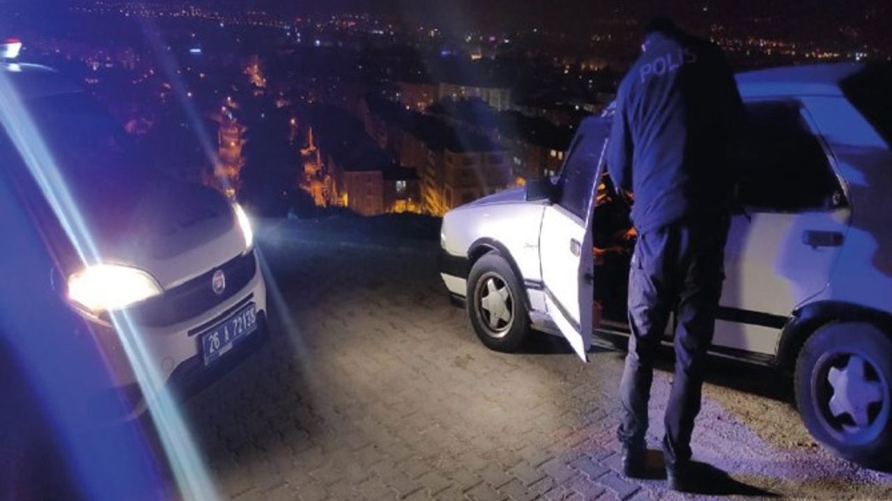 Eskişehir'de trafik denetimleri sürüyor: 4 araç!