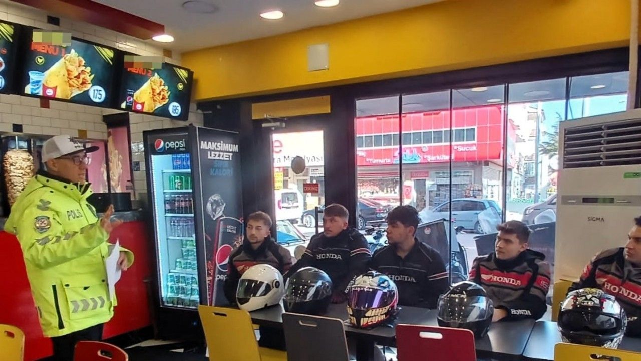Polisten moto kuryelere trafik eğitimi