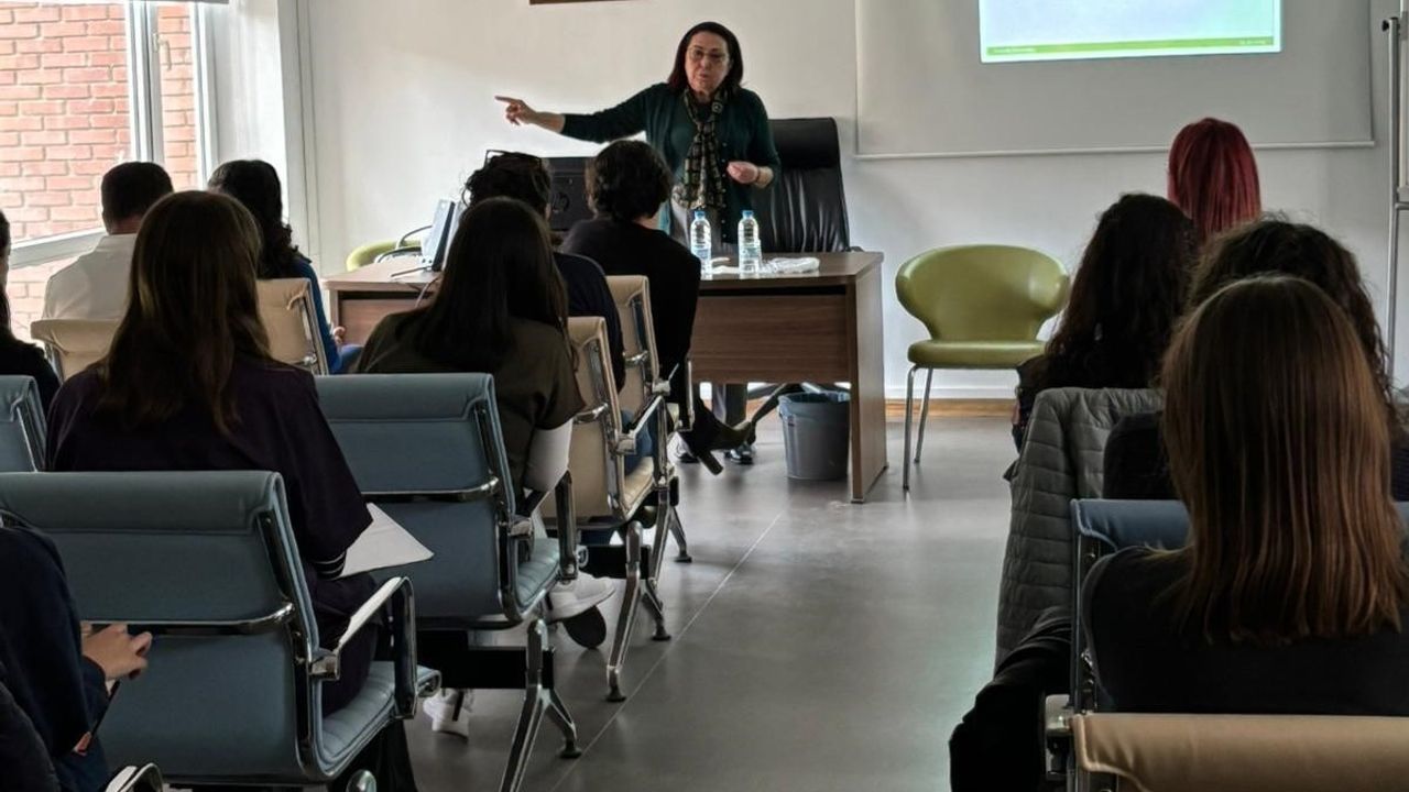 Prof. Dr. Ege: “Kekemelik çok faktörlü bir süreçtir”