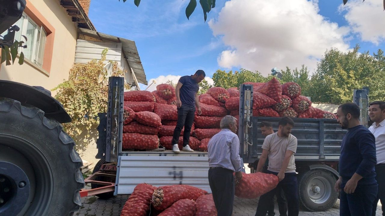 Sivrihisar'da çiftçiler öşürünü teslim etti