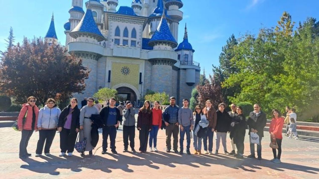 O ilimizden geldiler Eskişehir'i gezdiler