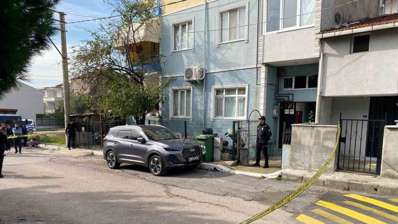 Eşini bıçakladı sonra kendini yaraladı!