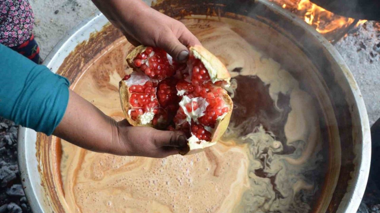 Geleneksel yöntemlerle o lezzeti yaşatıyorlar...