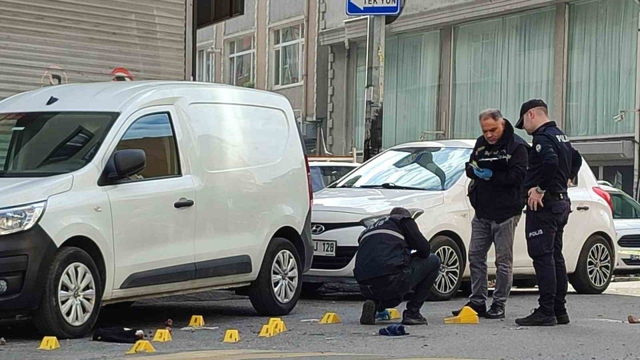 Sokak ortasında cinayet: 15 el ateş ederek kaçtı