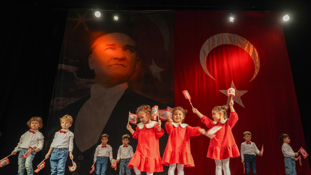 Eskişehir'de miniklerden anlamlı kutlama