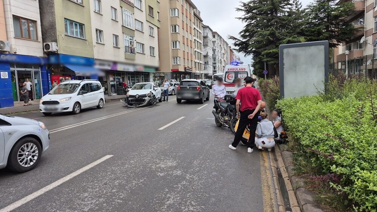 U Dönüşü kazaya neden oldu: 2 Yaralı
