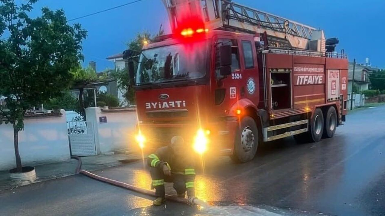 Eskişehir’de su baskınlarına itfaiye müdahalesi