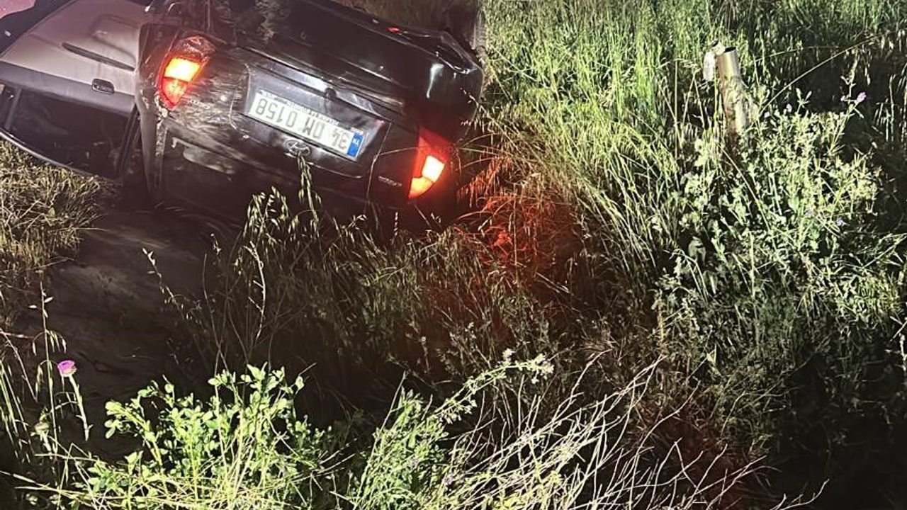 Ankara-Eskişehir kara yolunda araç devrildi!