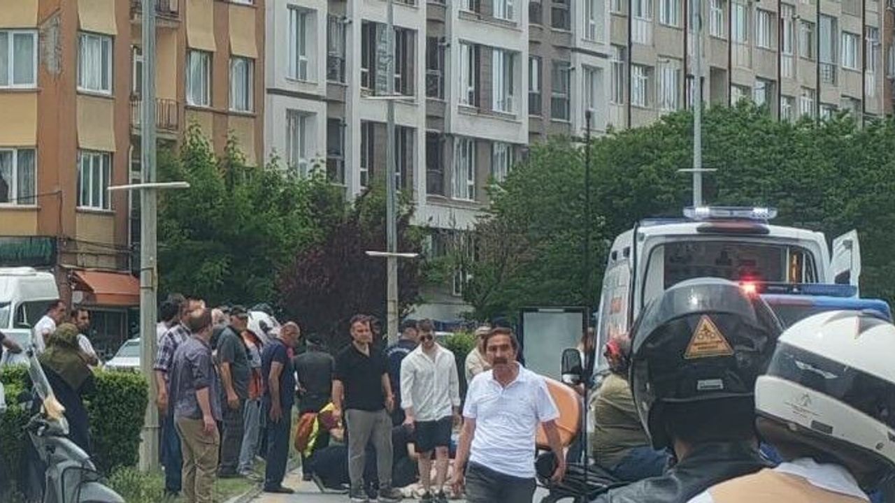 Karşıya geçmek isterlerken motosiklet çarptı!