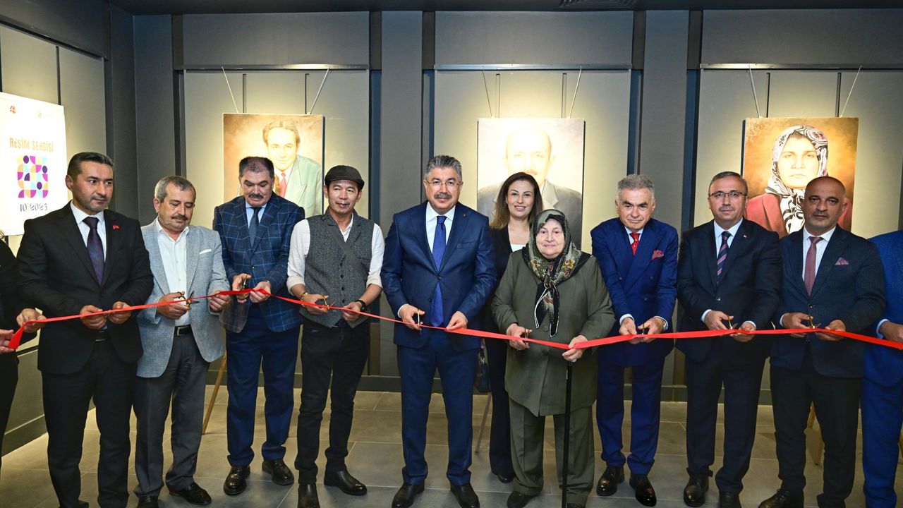 Eğitime destek veren hayırseverler "Ahde Vefa Resi