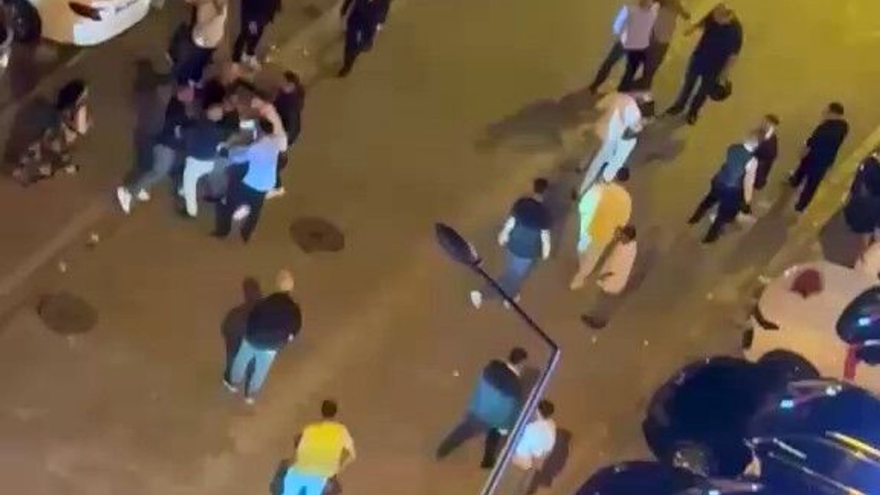 Düğün çıkışı iki grup birbirine girdi