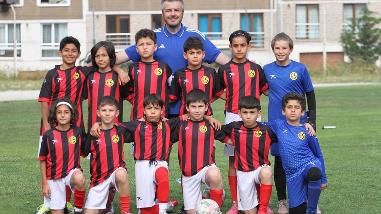 Miniklerden büyük mücadele