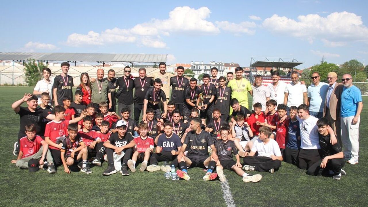İstiklal 26 spor üçlü averajla şampiyon oldu