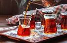 Çayın en büyük sorununa çare... Hem de bir parça koymanız yeterli