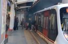 İzmir’de metro vagonu raydan çıktı