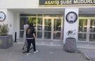 Camiden çıkan yaşlı adamın parasını çaldı