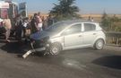 Lastiği patlayan otomobil kontrolden çıktı: 1’i çocuk 3 yaralı