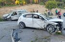 Karşı şeride geçen otomobil ortalığı savaş alanına çevirdi: 4 yaralı