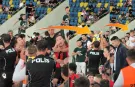 Minik taraftarın formasını çıkarttıran kişiye gözaltı kararı