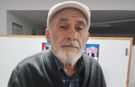 Yağmur yağınca üzülen köylü