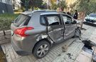 Kavşakta çarpıştılar, araç hurdaya döndü