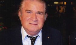 Üstün Ünügür vefatının 4. yılında saygıyla anıyoruz