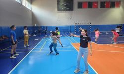 Badminton eğitimleri verimli geçiyor