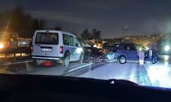 Otoyolda zincirleme kaza: 9 araç karıştı 4 kişi yaralandı