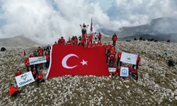 Bursa'da dağcılar 100. yıl için tırmandı