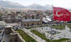 Osmanlı döneminde Erzurum'un adı neydi?