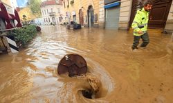 Milano'da şiddetli yağış: Sokaklar göle döndü!