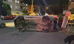 Kocaeli'de otomobil otobüse çarptı
