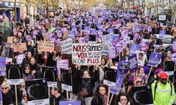 Fransa'da "Kadına Yönelik Şiddete Karşı" yürüyüşü!