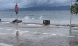 Gemlik'te deniz taştı: Denizle karayolu birleşti!