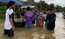 Tayland’ın güneyinde sel felaketi: 20 bin ev!