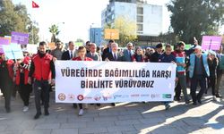 Adana'da yürüyüş: 750 kişi!