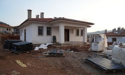 Kilis’te depremzedeler için yapılan köy evlerinin inşası sürüyor!