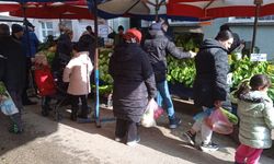 Eskişehir'deki semt pazarlarında yılbaşı yoğunluğu