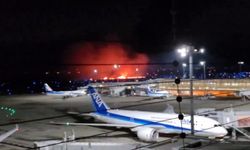 Japonya’da yolcu uçağı alev aldı: 379 kişi tahliye edildi!