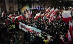 Polonya’da muhalefet sokağa indi!