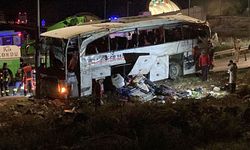 Yolcu otobüsü kaza yaptı: Çok sayıda ölü ve yaralı var
