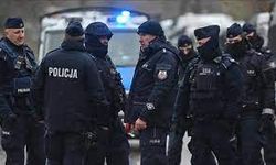 Polonya’da polis Cumhurbaşkanlığı Sarayı'nı bastı!