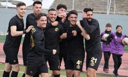 Anadolu Üniversitesi'nin play-off inadı sürüyor!