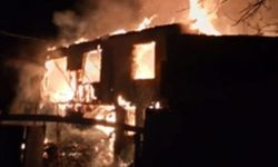 Çankırı'da iki katlı ev alev alev yandı!