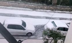Adana’da dolu: Sokaklar beyaza büründü!