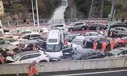 Çin’de otoyolda buzlanma: 100’den fazla araç kaza yaptı!