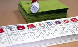Yerel seçimde oy pusulası katlama ve zarf kapatma rehberi!