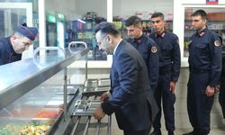 Eskişehir Valisi Aksoy jandarmayla iftar yaptı